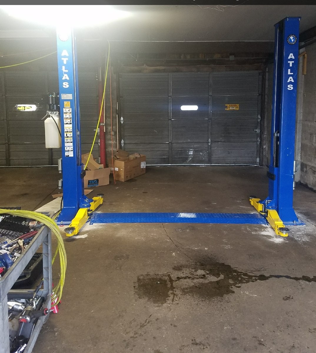 Professional automotive lift equipment
